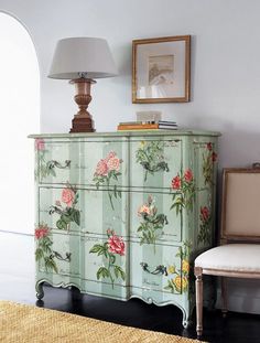 b1caee75d7285ceeed1fcc70bcd18195--decoupage-dresser-how-to-decoupage-furniture.jpg