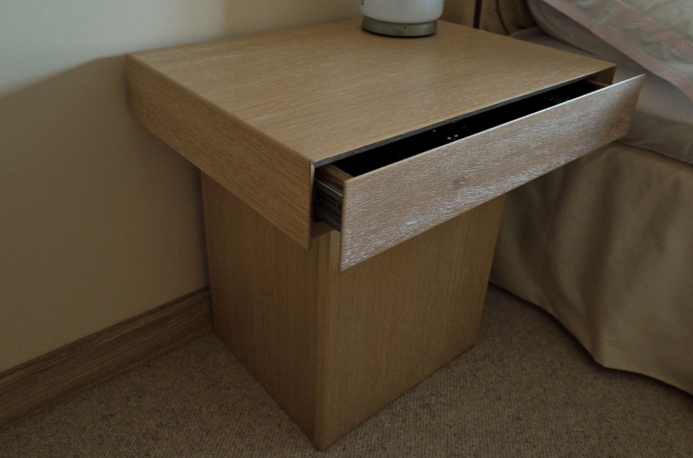 OAK BEDSIDE TABLE